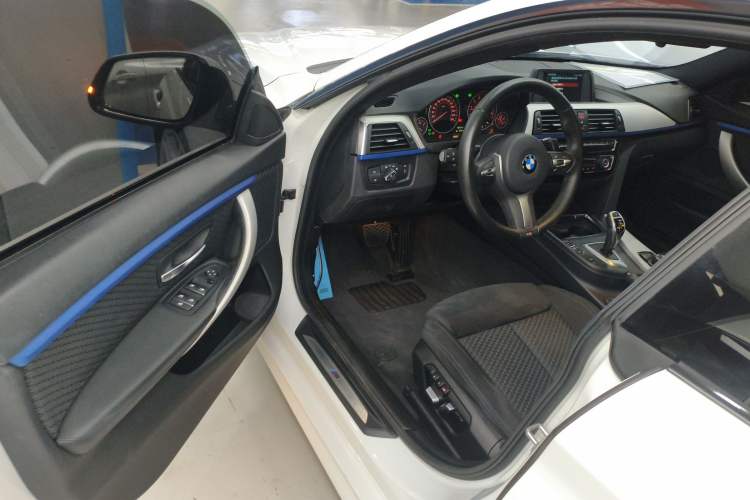 Used BMW 4 Series 2017 425i Gran Coupe Leading Model with M Sport Package Driver Seat