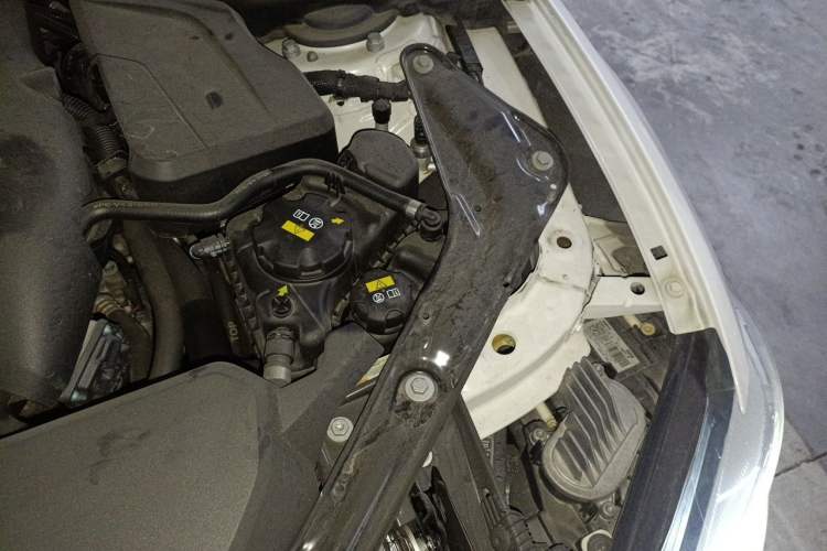 Used BMW 4 Series 2017 425i Convertible M Sport Package Engine Bay Left