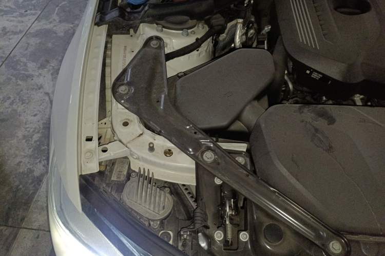 Used BMW 4 Series 2017 425i Convertible M Sport Package Engine Bay Right
