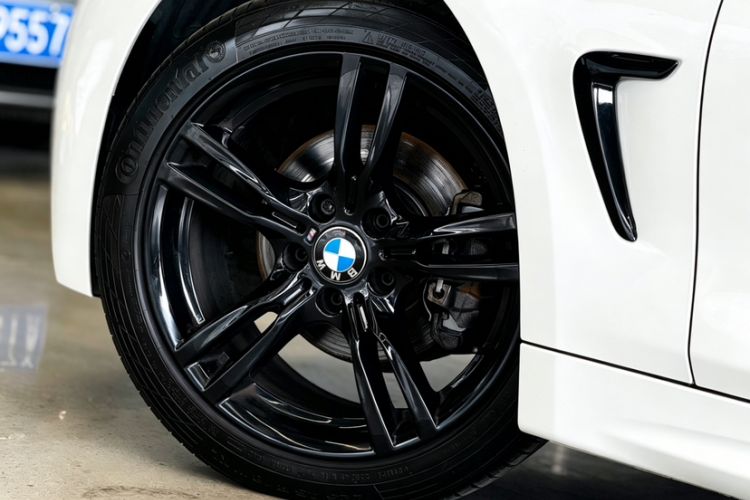 Used BMW 4 Series 2017 425i Convertible M Sport Package Exterior 10
