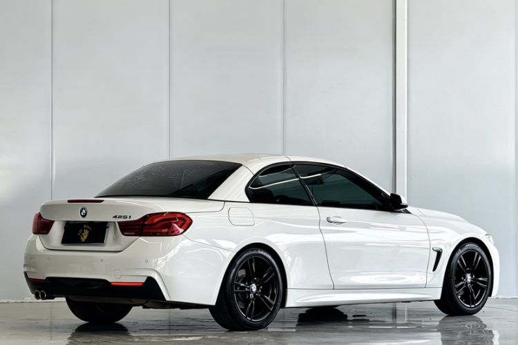 Used BMW 4 Series 2017 425i Convertible M Sport Package Exterior 2