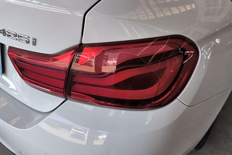 Used BMW 4 Series 2017 425i Gran Coupe Leading Model with M Sport Package Exterior 3