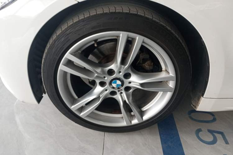 Used BMW 4 Series 2017 425i Gran Coupe Leading Model with M Sport Package Exterior 4