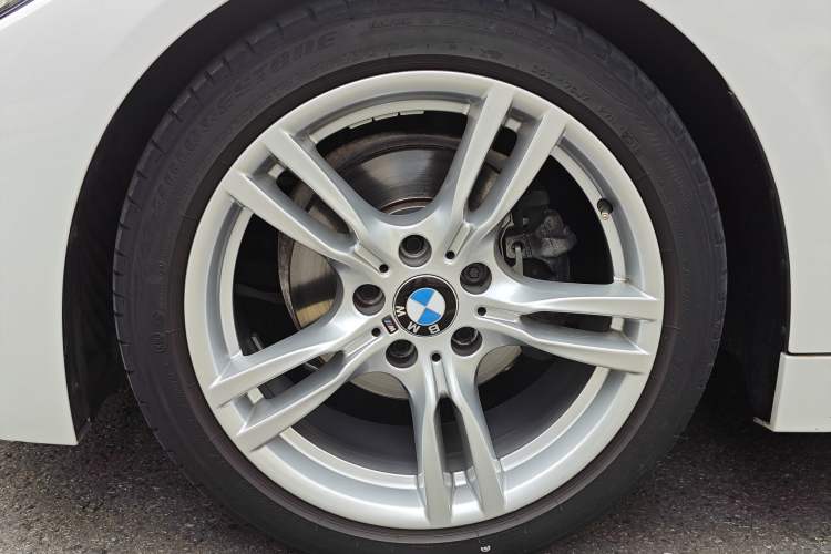 Used BMW 4 Series 2017 425i Gran Coupe Leading Model with M Sport Package Exterior 4