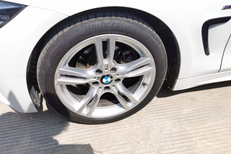 Used BMW 4 Series 2017 425i Gran Coupe Leading Model with M Sport Package Exterior 4