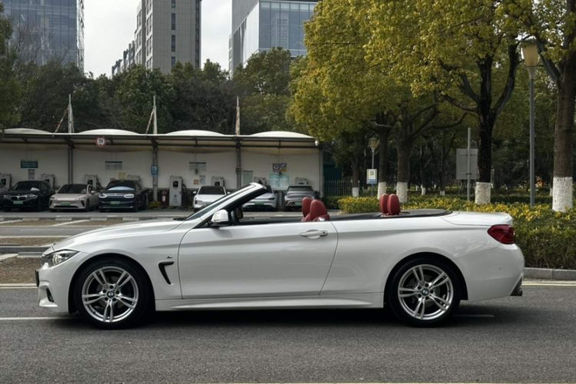 Used BMW 4 Series 2017 425i Convertible M Sport Package Exterior 8