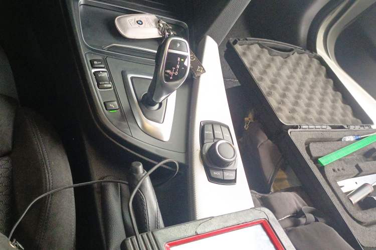 Used BMW 4 Series 2017 425i Gran Coupe Leading Model with M Sport Package Gear Lever