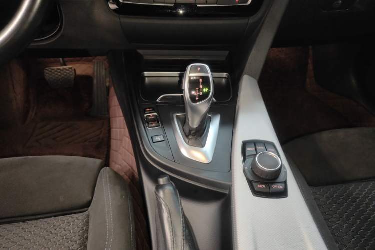 Used BMW 4 Series 2017 425i Gran Coupe Leading Model with M Sport Package Gear Lever