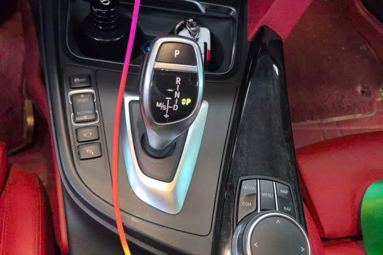Used BMW 4 Series 2017 430i Convertible M Sport Package Gear Lever