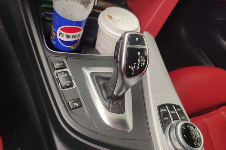 Used BMW 4 Series 2017 425i Convertible M Sport Package Gear Lever