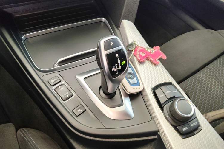 Used BMW 4 Series 2017 425i Gran Coupe Leading Model with M Sport Package Gear Lever