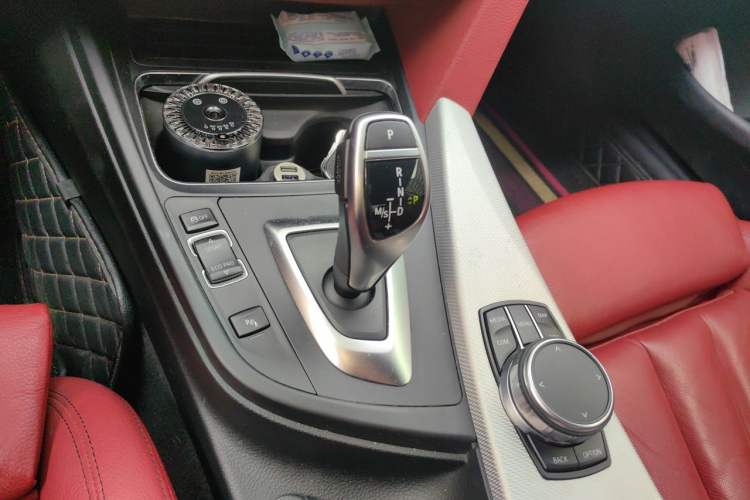 Used BMW 4 Series 2017 425i Convertible M Sport Package Gear Lever