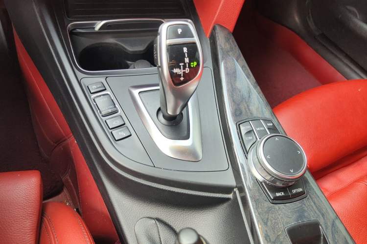 Used BMW 4 Series 2017 430i Convertible M Sport Package Gear Lever