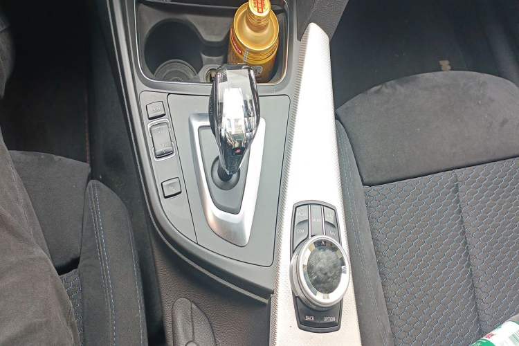 Used BMW 4 Series 2017 425i Gran Coupe Leading Model with M Sport Package Gear Lever