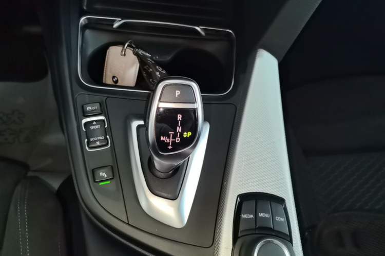 Used BMW 4 Series 2017 425i Gran Coupe Leading Model with M Sport Package Gear Lever