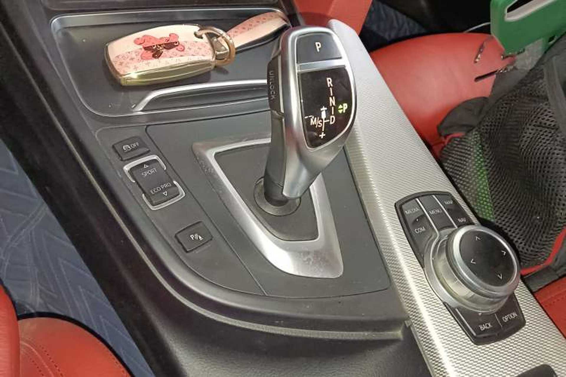 Used BMW 4 Series 2017 425i Convertible M Sport Package Gear Lever