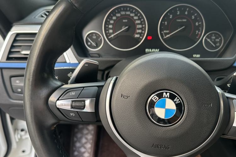 Used BMW 4 Series 2017 425i Gran Coupe Leading Model with M Sport Package Interior 2