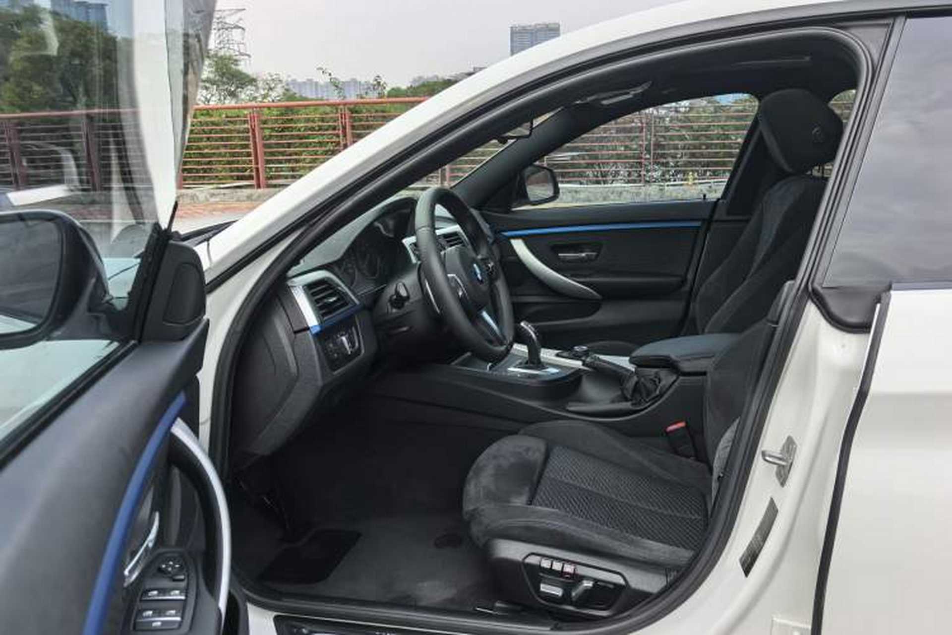 Used BMW 4 Series 2017 425i Gran Coupe Leading Model with M Sport Package Interior 2
