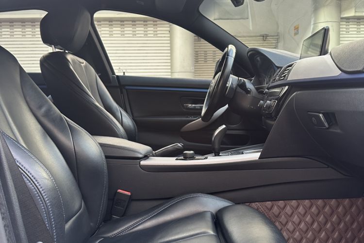 Used BMW 4 Series 2017 425i Gran Coupe Leading Model with M Sport Package Interior 7