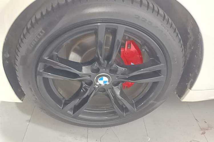 Used BMW 4 Series 2017 425i Gran Coupe Leading Model with M Sport Package Left Front Wheel Hub