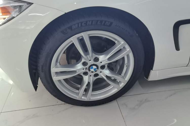 Used BMW 4 Series 2017 425i Gran Coupe Leading Model with M Sport Package Left Front Wheel Hub