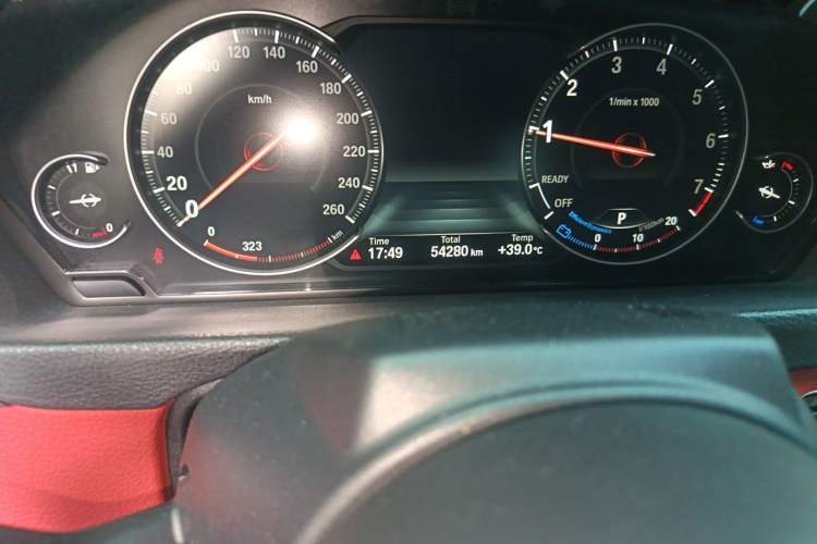 Used BMW 4 Series 2017 425i Convertible M Sport Package Odometer Close Up