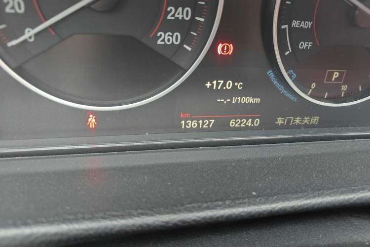 Used BMW 4 Series 2017 425i Gran Coupe Leading Model with M Sport Package Odometer Close Up