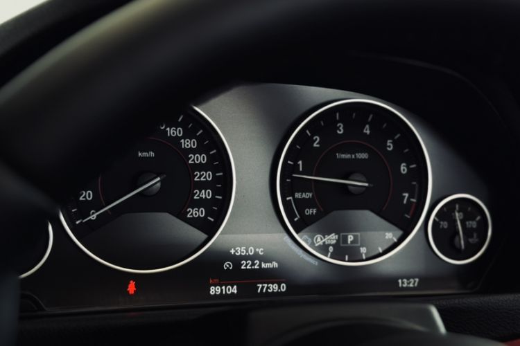 Used BMW 4 Series 2017 425i Convertible M Sport Package Odometer Close Up
