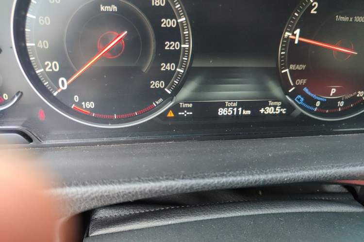Used BMW 4 Series 2017 430i Convertible M Sport Package Odometer Close Up
