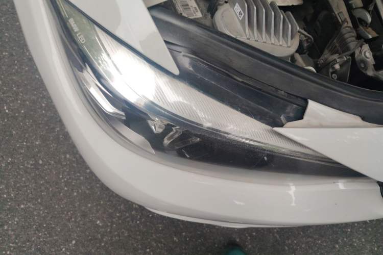 Used BMW 4 Series 2017 425i Gran Coupe Leading Model with M Sport Package Right Front Headlight