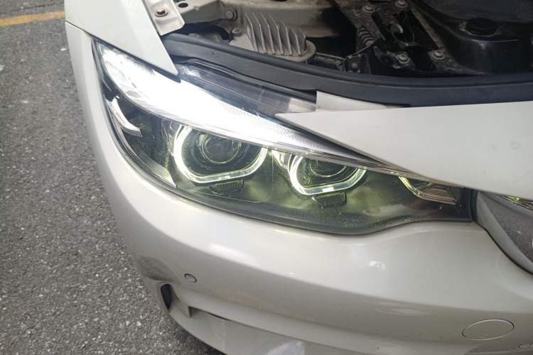 Used BMW 4 Series 2017 425i Gran Coupe Leading Model with M Sport Package Right Front Headlight
