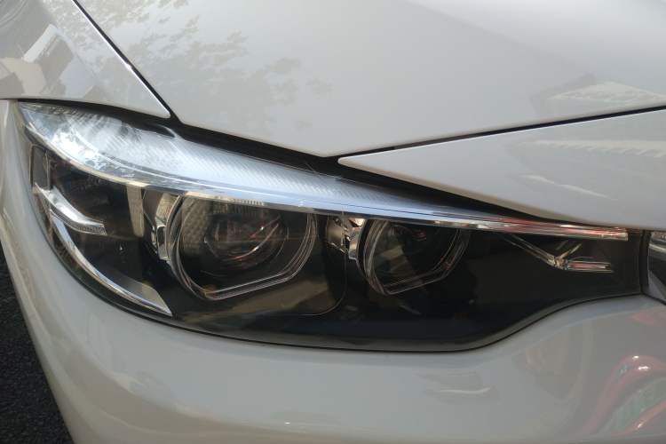 Used BMW 4 Series 2017 425i Convertible M Sport Package Right Front Headlight
