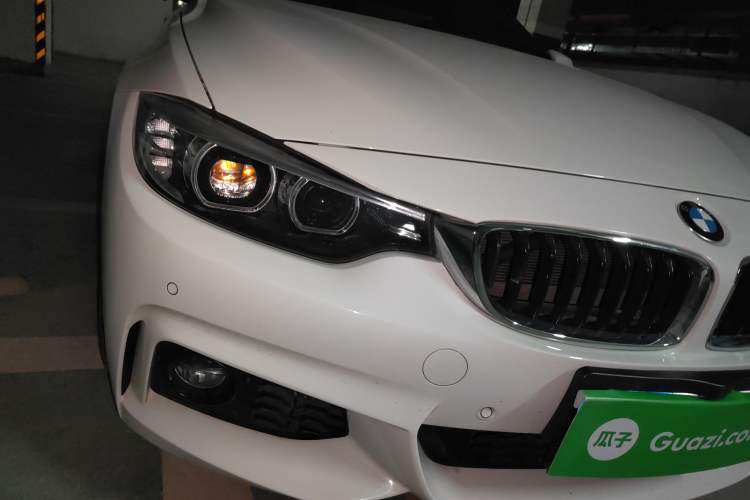 Used BMW 4 Series 2017 425i Gran Coupe Leading Model with M Sport Package Right Front Headlight