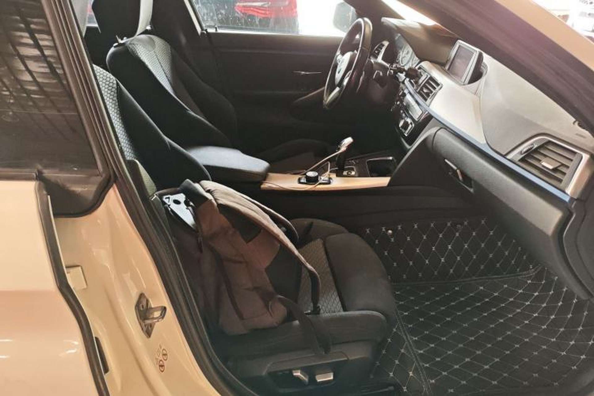 Used BMW 4 Series 2017 425i Gran Coupe Leading Model with M Sport Package Right Front Seat