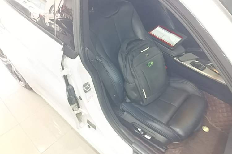 Used BMW 4 Series 2017 425i Gran Coupe Leading Model with M Sport Package Right Front Seat