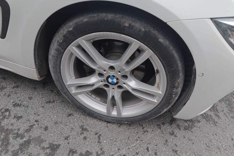 Used BMW 4 Series 2017 425i Gran Coupe Leading Model with M Sport Package Right Front Wheel Hub