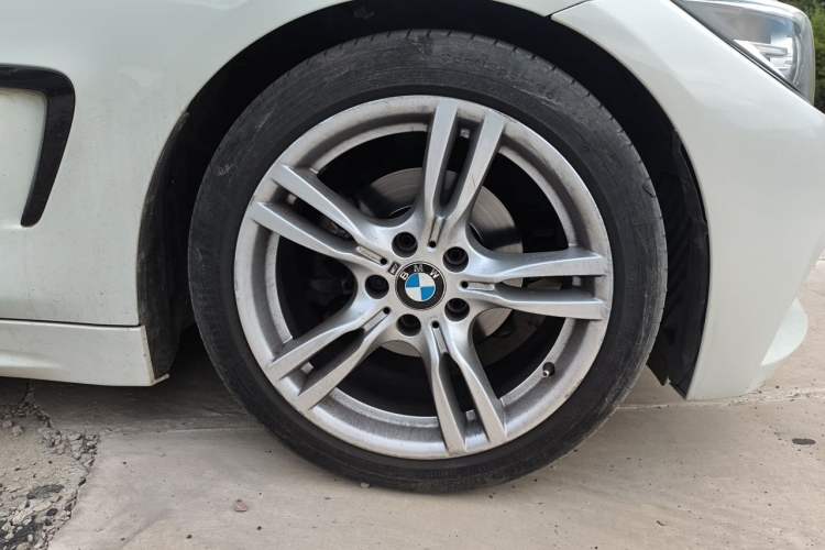 Used BMW 4 Series 2017 425i Gran Coupe Luxury M Sport Package Right Front Wheel Hub