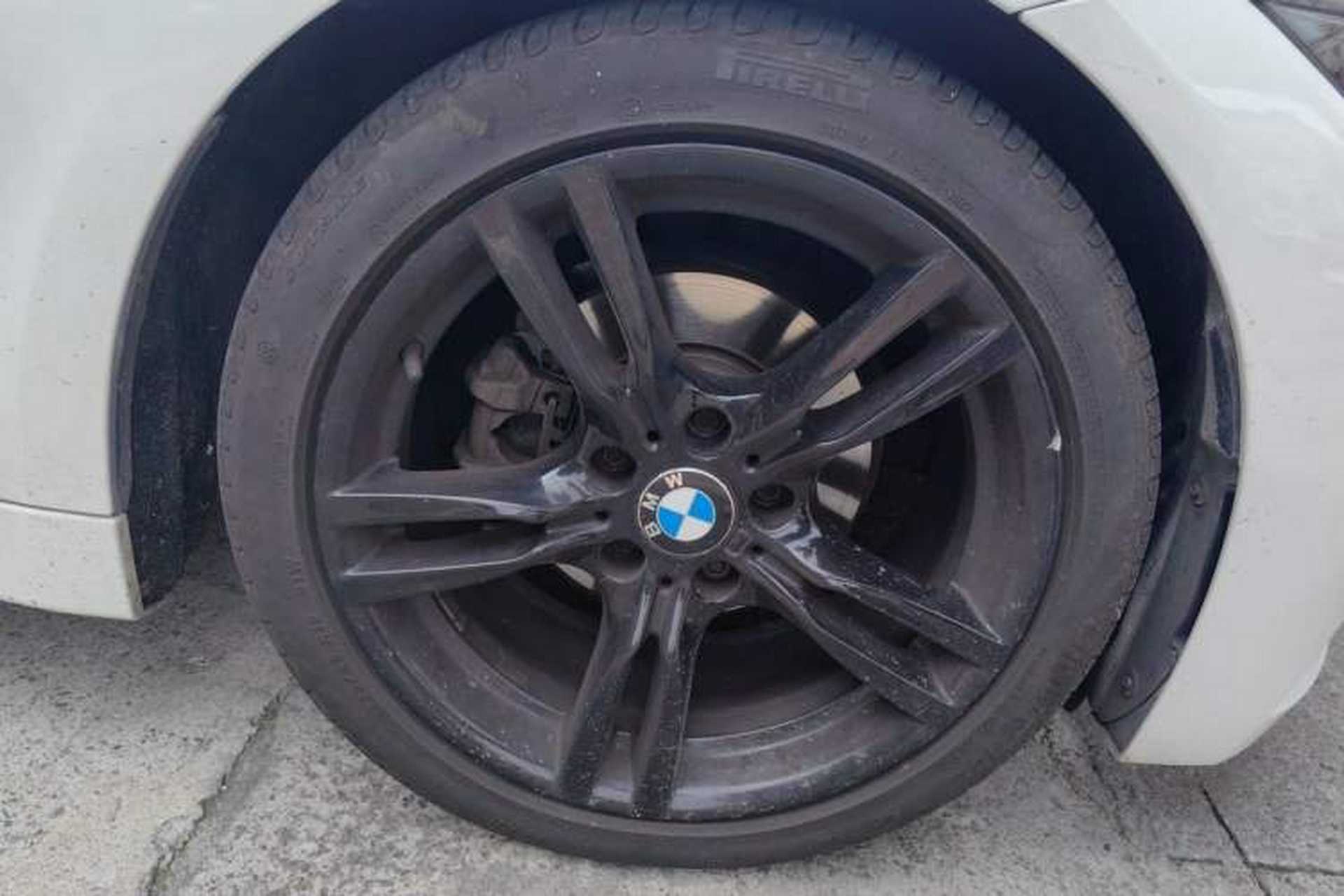 Used BMW 4 Series 2017 425i Convertible M Sport Package Right Front Wheel Hub