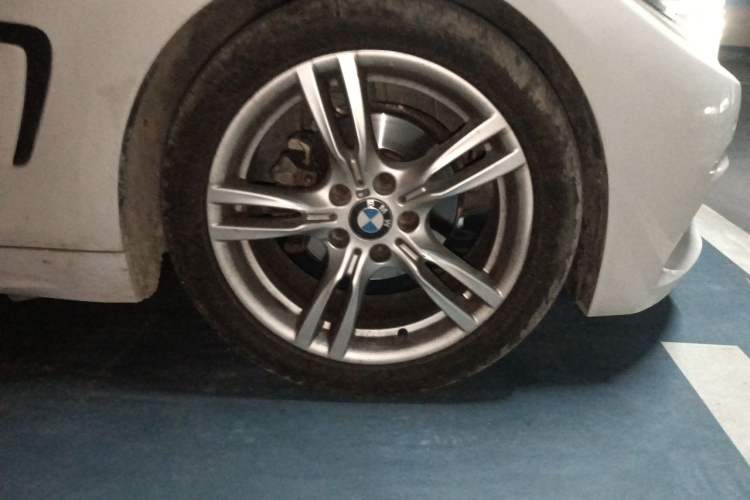 Used BMW 4 Series 2017 425i Gran Coupe Luxury M Sport Package Right Front Wheel Hub