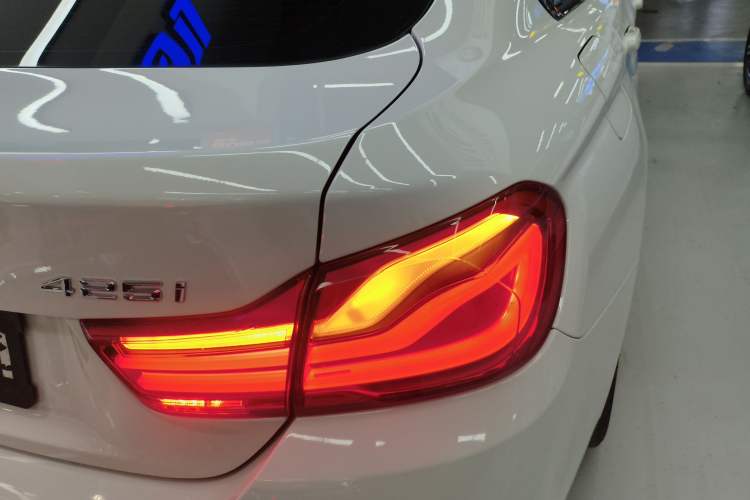 Used BMW 4 Series 2017 425i Gran Coupe Leading Model with M Sport Package Right Rear Taillight