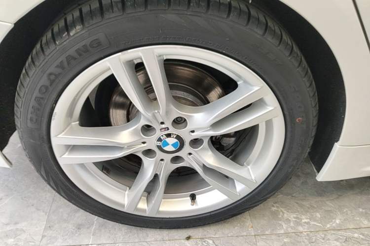 Used BMW 4 Series 2017 425i Gran Coupe Leading Model with M Sport Package Right Rear Wheel Hub