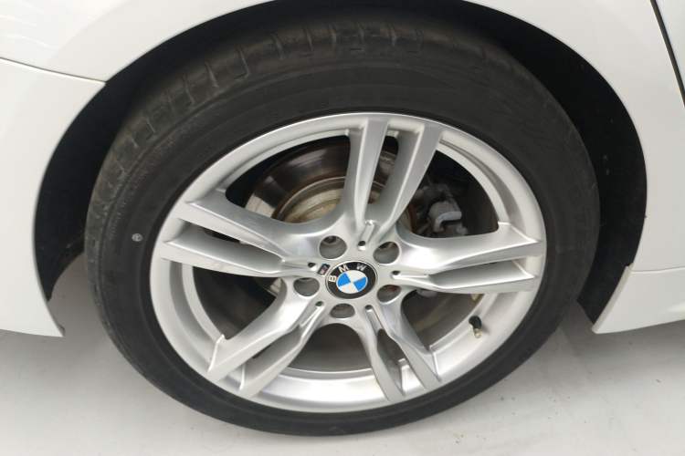 Used BMW 4 Series 2017 425i Gran Coupe Leading Model with M Sport Package Right Rear Wheel Hub
