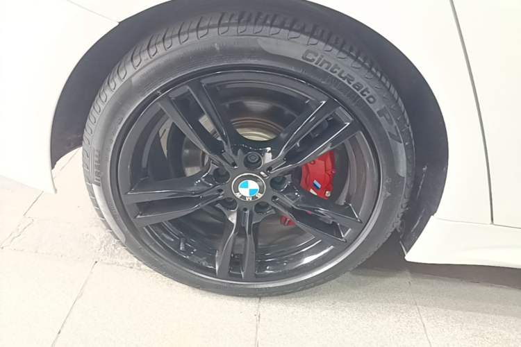 Used BMW 4 Series 2017 425i Gran Coupe Leading Model with M Sport Package Right Rear Wheel Hub