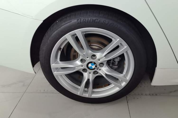 Used BMW 4 Series 2017 425i Gran Coupe Leading Model with M Sport Package Right Rear Wheel Hub