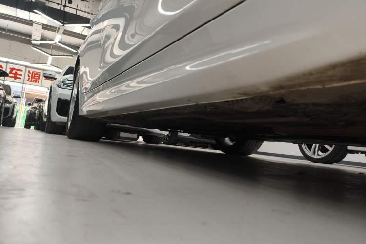 Used BMW 4 Series 2017 425i Gran Coupe Leading Model with M Sport Package Right Side Sill