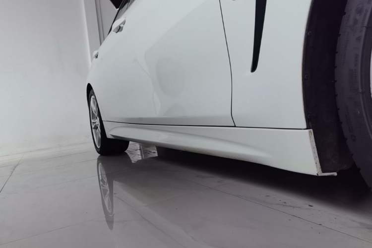 Used BMW 4 Series 2017 425i Gran Coupe Leading Model with M Sport Package Right Side Sill