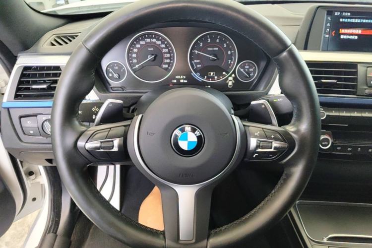 Used BMW 4 Series 2017 425i Gran Coupe Leading Model with M Sport Package Steering Wheel