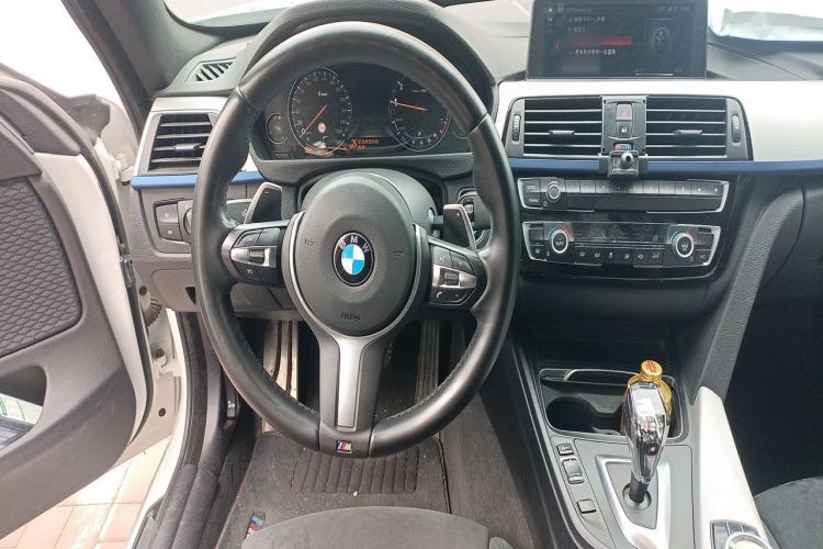 Used BMW 4 Series 2017 425i Gran Coupe Leading Model with M Sport Package Steering Wheel