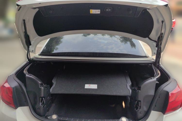 Used BMW 4 Series 2017 425i Convertible M Sport Package Trunk