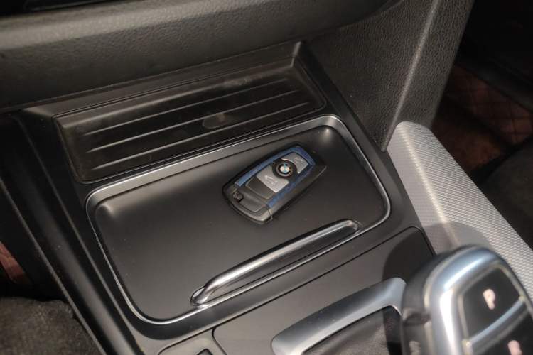 Used BMW 4 Series 2017 425i Gran Coupe Leading Model with M Sport Package Vehicle Key